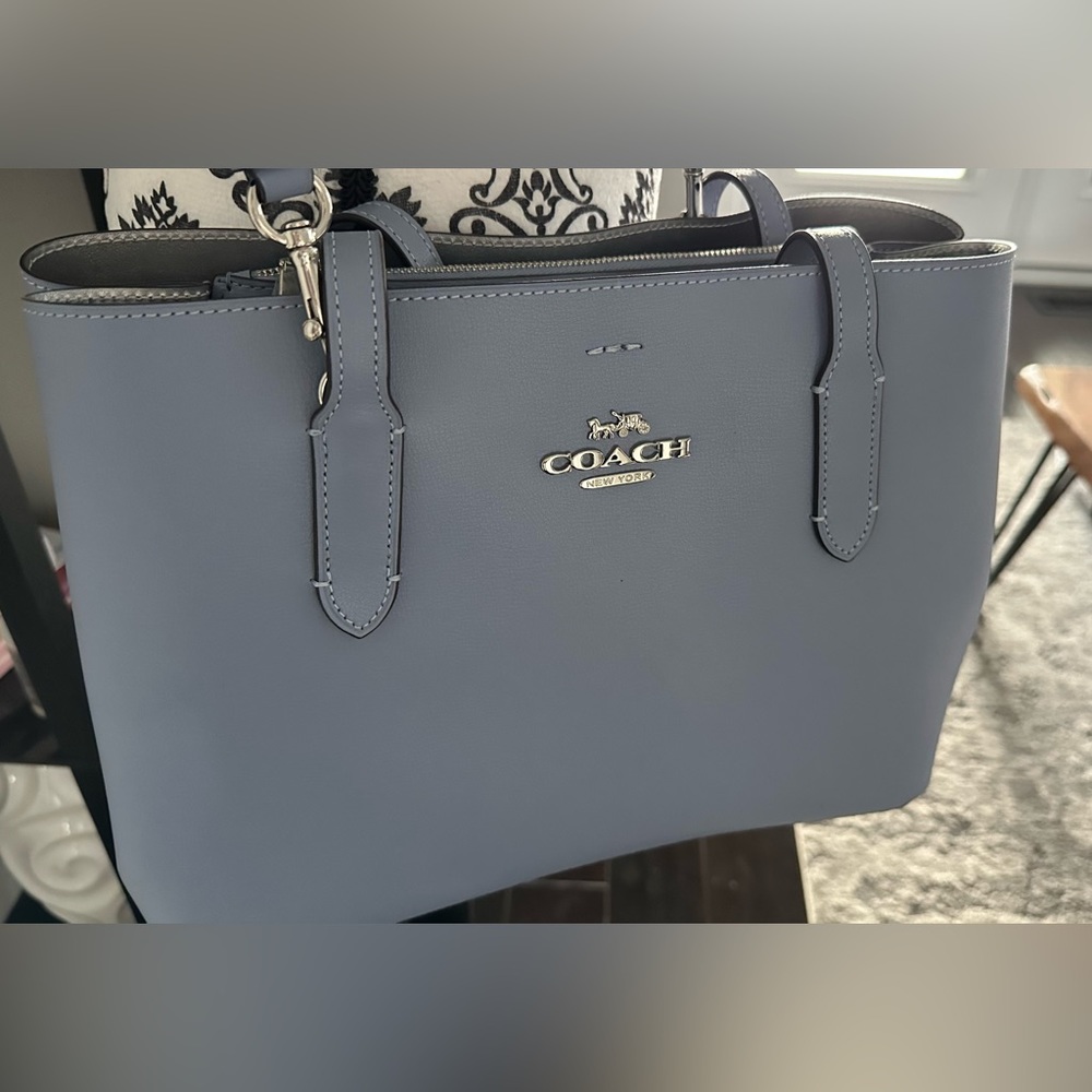 Coach Leather Avenue Purse